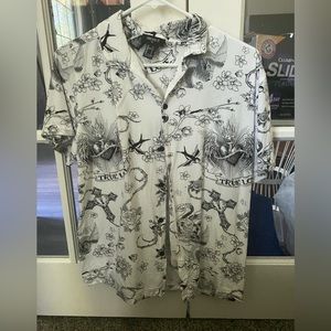 Forever 21 White and Black Small button up